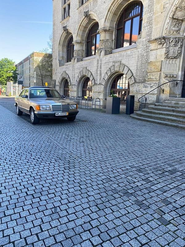 Gold Gebraucht 1982 Mercedes 280 SE Limousine | 29.992 € - Bild 1/4