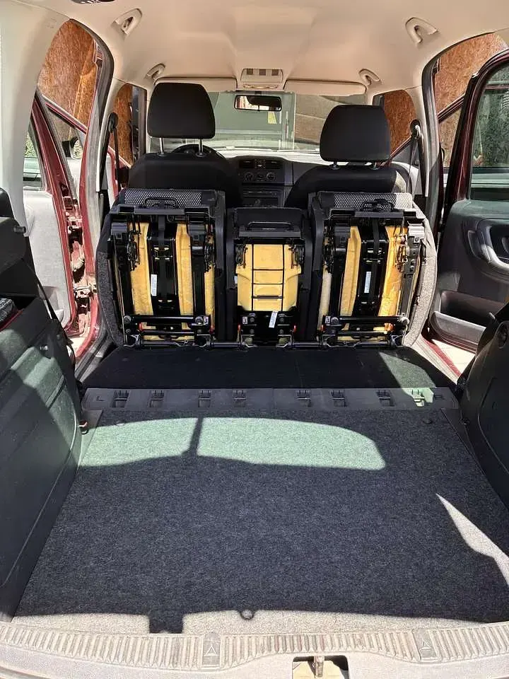 Gebraucht Skoda Roomster 105 PS (77 kW) 2010 Rot Van / Kleinbus