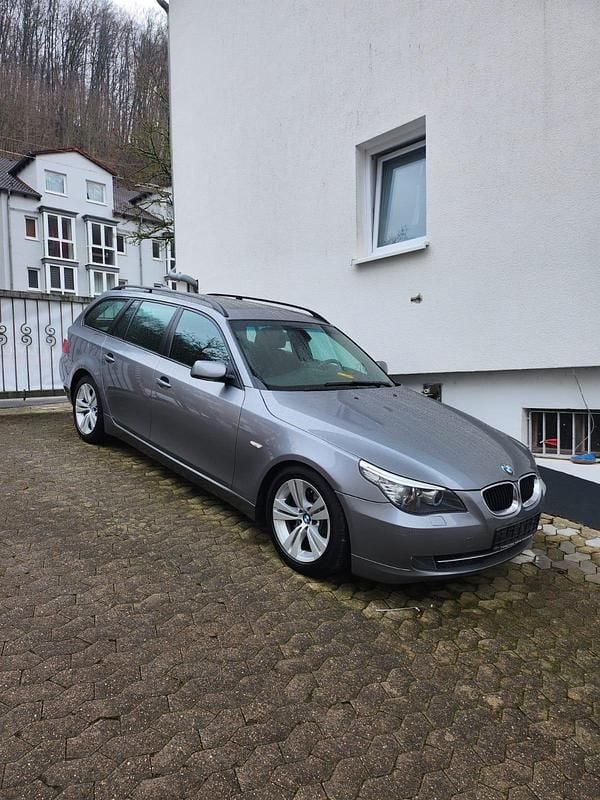 Gebraucht BMW 520 170 PS (125 kW) 2010 Silber Kombi