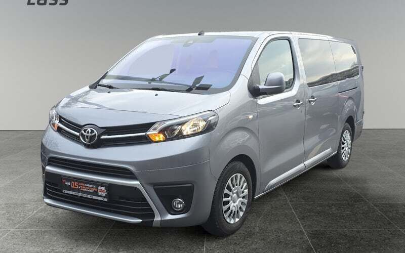 Silber Gebraucht 2024 Toyota Proace Verso Kombi | 34.980 € (Guter Preis) - Bild 1/4