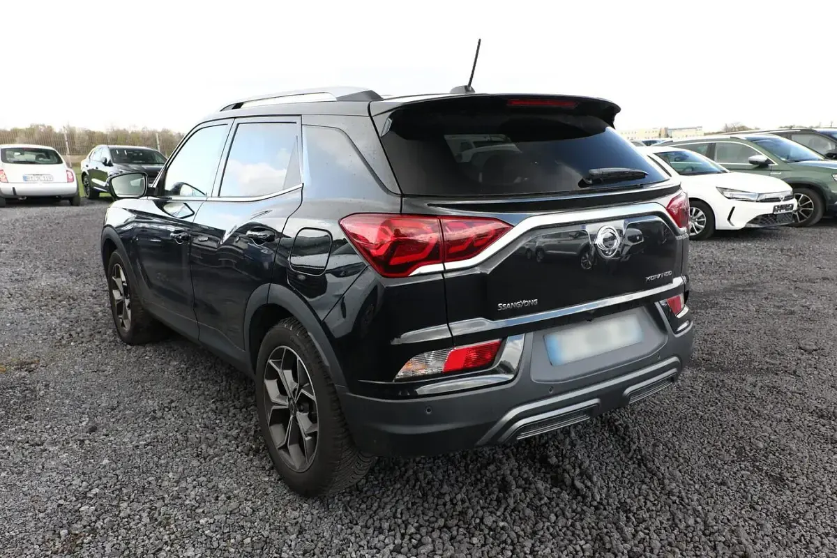 Gebraucht SsangYong Korando 163 PS (119 kW) 2020 Space schwarz