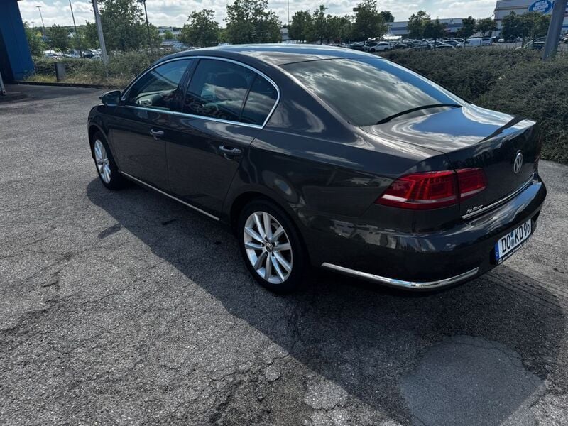 Braun Gebraucht 2013 VW Passat Edition Limousine | 8.199 € (Superpreis) - Bild 1/4