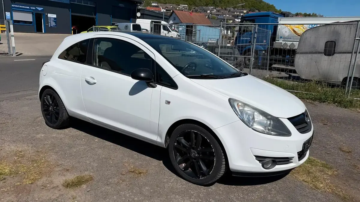 Usata Opel Corsa 89 CV (65 kW) 2010 Bianco Utilitaria