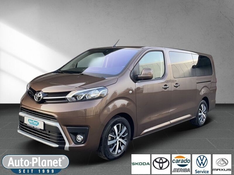Braun Gebraucht 2023 Toyota Proace Verso Team Kombi | 43.990 € (Fairer Preis) - Bild 1/4