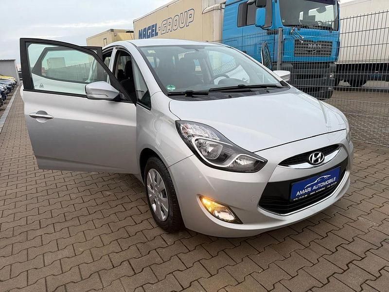 Gebraucht Hyundai ix20 Edition 116 PS (85 kW) 2013 Silber Kleinwagen