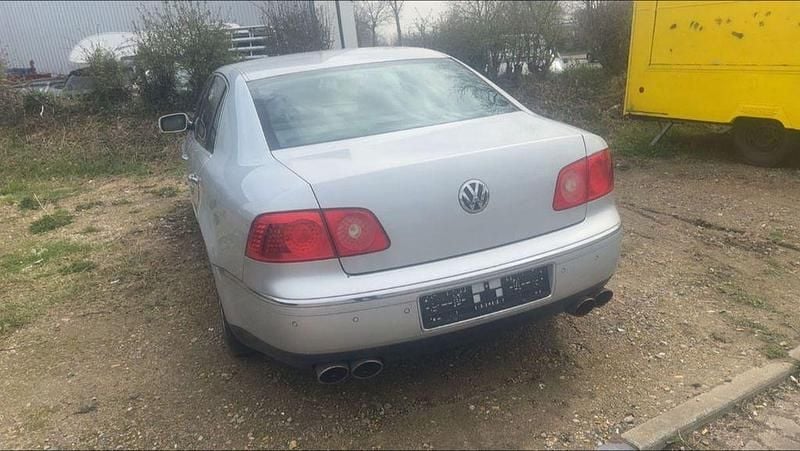 Second-hand VW Phaeton 224 CP (164 kW) 2006 Argintiu Berlinǎ