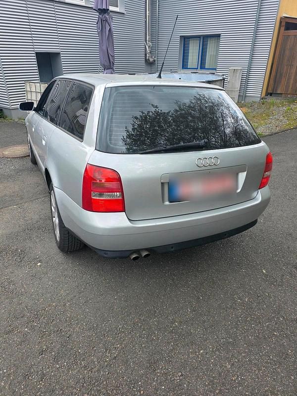 Second-hand Audi A4 150 CP (110 kW) 2000 Argintiu Break