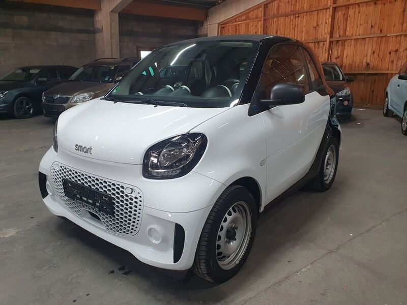 Schwarz Gebraucht 2021 Smart ForTwo Electric Drive Coupé | 6.500 € (Guter Preis) - Bild 1/4