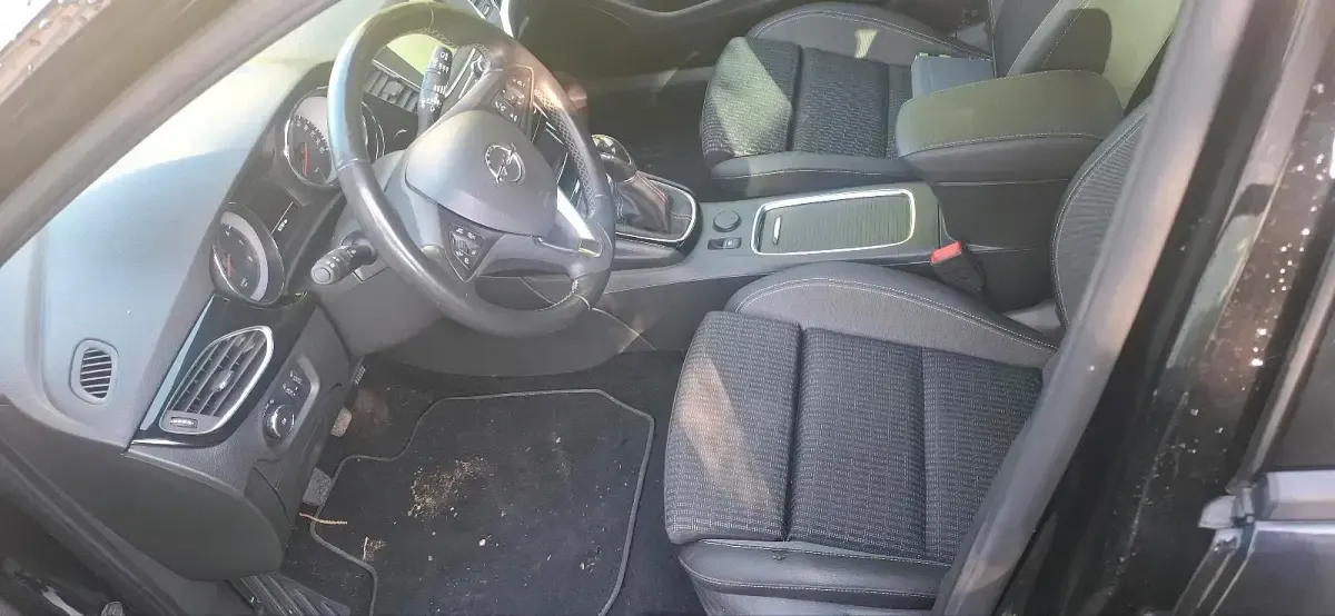 Gebraucht Opel Astra 131 PS (96 kW) 2022 Schwarz Kleinwagen