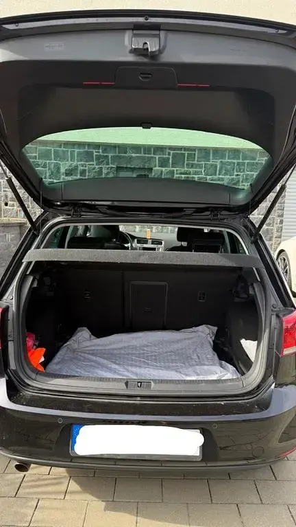 Gebraucht VW Golf VII LOUNGE 110 PS (80 kW) 2015 Schwarz Limousine