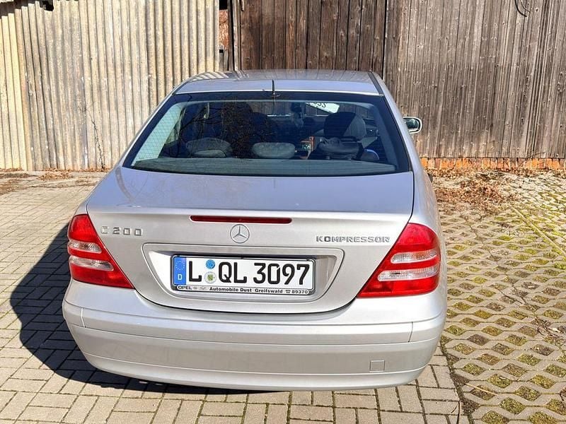 Gebraucht Mercedes 200 163 PS (119 kW) 2003 Silber Limousine