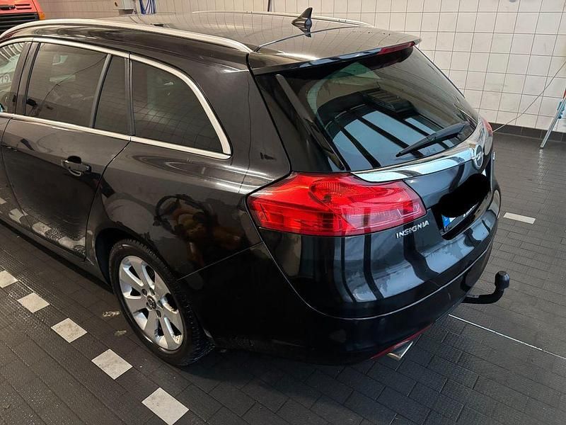 Gebraucht Opel Insignia Edition 160 PS (117 kW) 2009 Schwarz Kombi