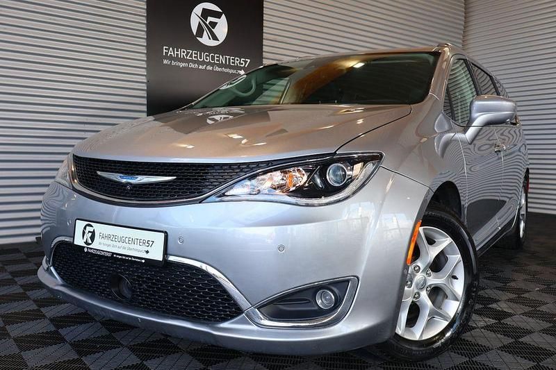 Gebraucht Chrysler Pacifica Touring 291 PS (214 kW) 2019 Silber Kombi