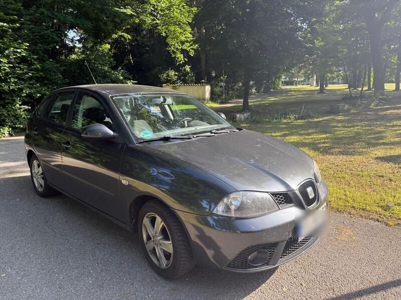 Grau Gebraucht 2008 Seat Ibiza Limousine | 1.100 € (Superpreis) - Bild 1/4