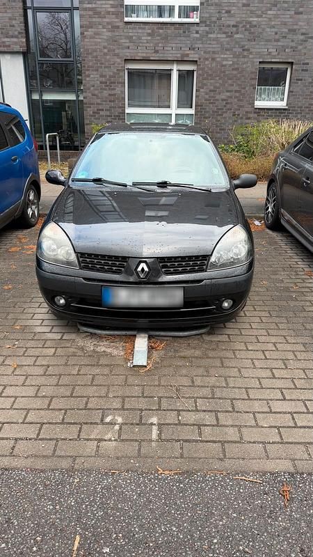 Gebraucht Renault Clio II 108 PS (79 kW) 2003 Schwarz Kleinwagen