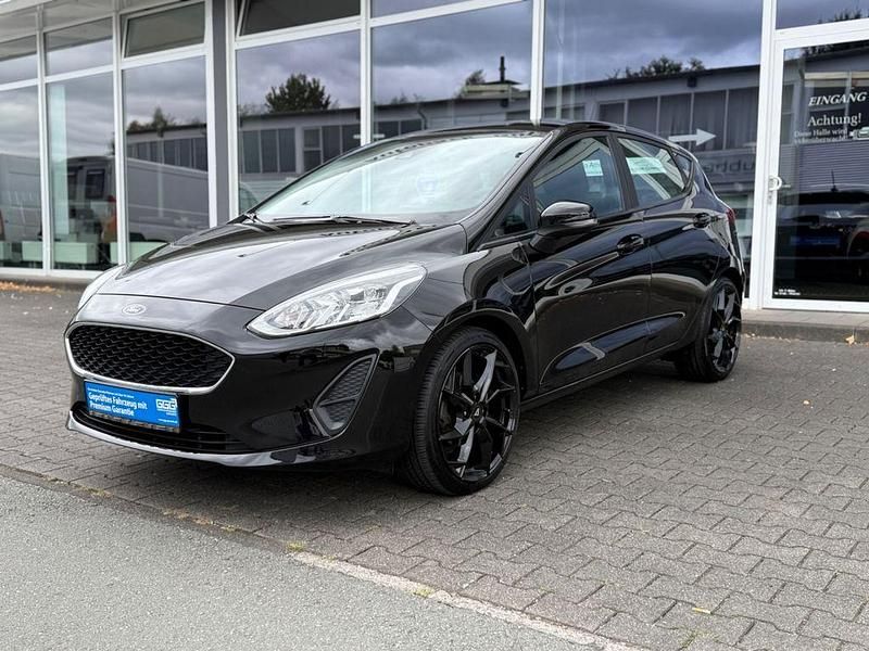 Schwarz Gebraucht 2020 Ford Fiesta Cool & Connect Kleinwagen | 11.799 € (Fairer Preis) - Bild 1/4