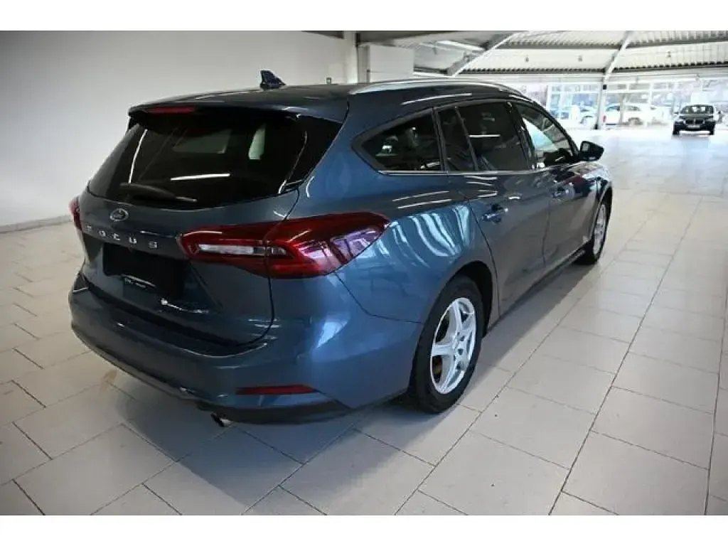 Gebraucht Ford Focus Titanium X 116 PS (85 kW) 2023 Chrome blue (metallic) Kombi