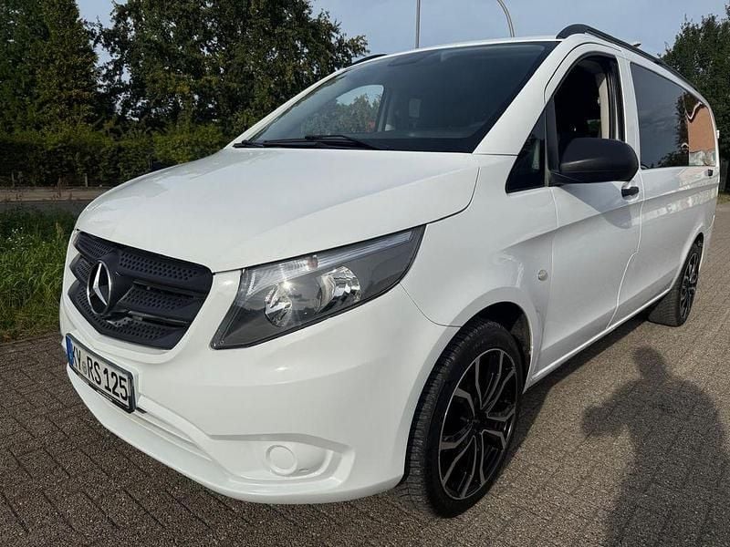 Weiß Gebraucht 2016 Mercedes Vito Van / Kleinbus | 14.800 € (Fairer Preis) - Bild 1/4
