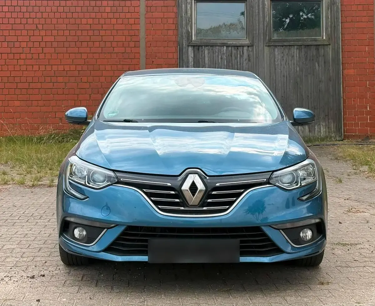 Gebraucht Renault Mégane III Intens 132 PS (97 kW) 2016 Blau Limousine