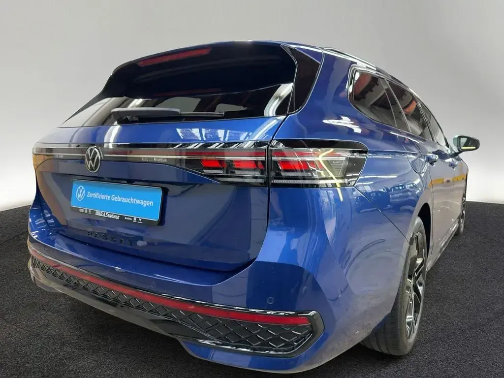 Gebraucht VW Passat R-line 193 PS (141 kW) 2025 Blau Kombi