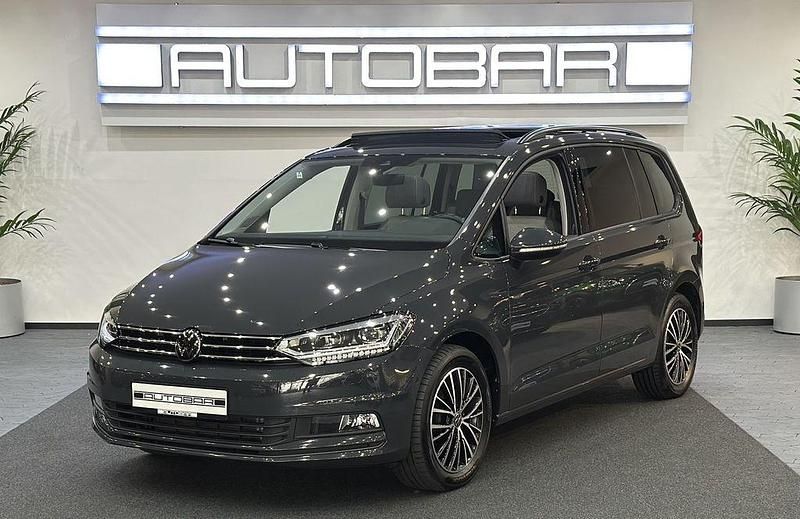 Gebraucht VW Touran Sound 150 PS (110 kW) 2024 Uranograu Van / Kleinbus