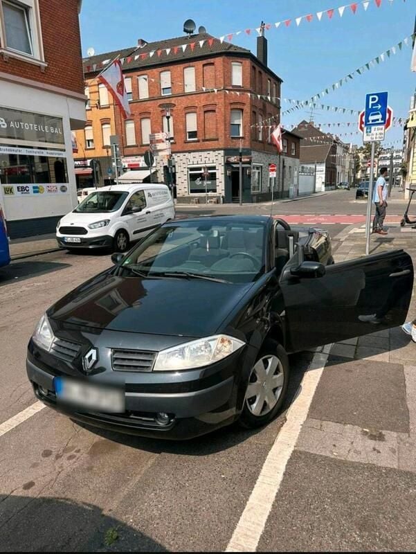 Schwarz Gebraucht 2004 Renault Mégane Coupé Coupé | 1.900 € - Bild 1/4