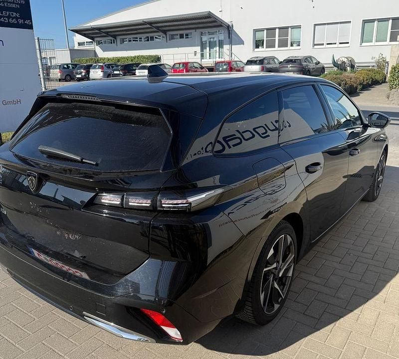 Gebraucht Peugeot 308 SW Allure 131 PS (96 kW) 2022 Schwarz Kombi