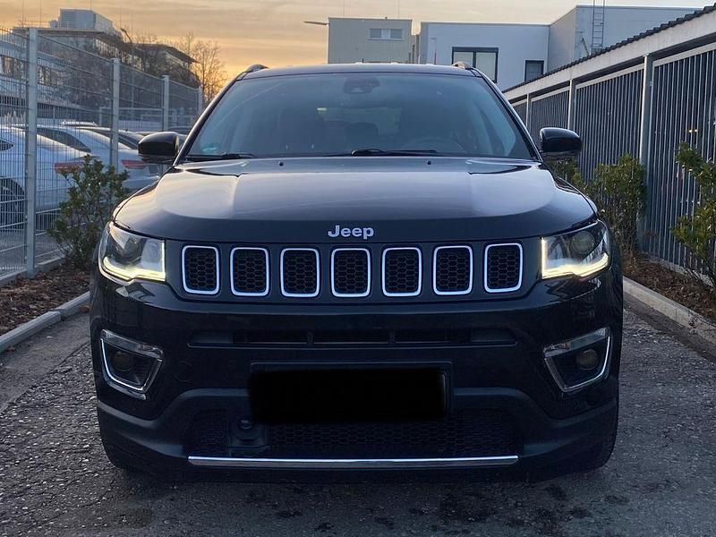 Gebraucht Jeep Compass Limited 150 PS (110 kW) 2020 Schwarz SUV