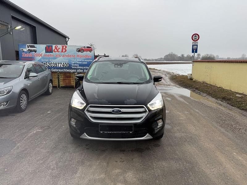 Schwarz Gebraucht 2019 Ford Kuga Titanium SUV | 9.599 € (Superpreis) - Bild 1/4