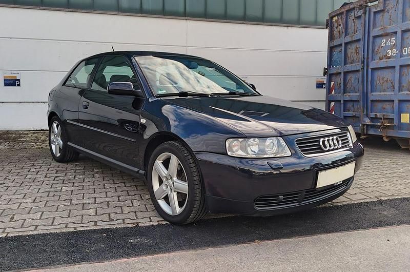 Gebraucht Audi A3 Sport 179 PS (131 kW) 2001 Blau Limousine