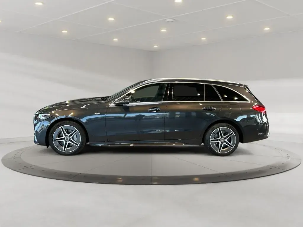 Gebraucht Mercedes C300e AMG 197 PS (144 kW) 2025 Grau Limousine