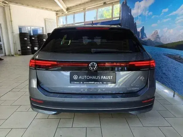 Gebraucht VW Passat Business 150 PS (110 kW) 2025 Grau metallic Kombi