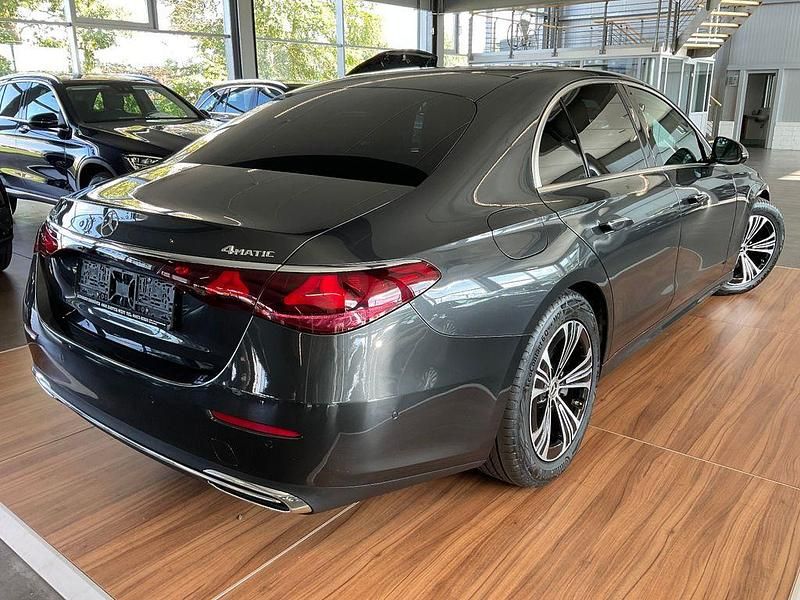 Gebraucht Mercedes E450 Avantgarde 367 PS (269 kW) 2024 Grafitgrau  metalliclack Limousine