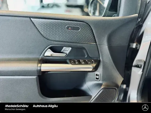 Gebraucht Mercedes B250 Progressive 224 PS (164 kW) 2024 Lack mountaingrau (metallic) Kleinwagen