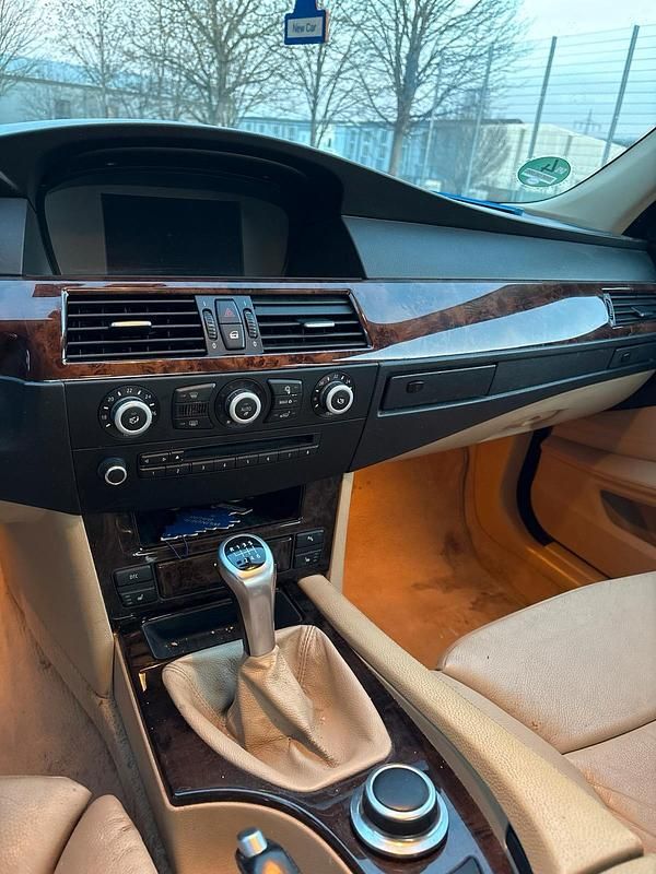 Gebraucht BMW 523 2007 Blau Limousine