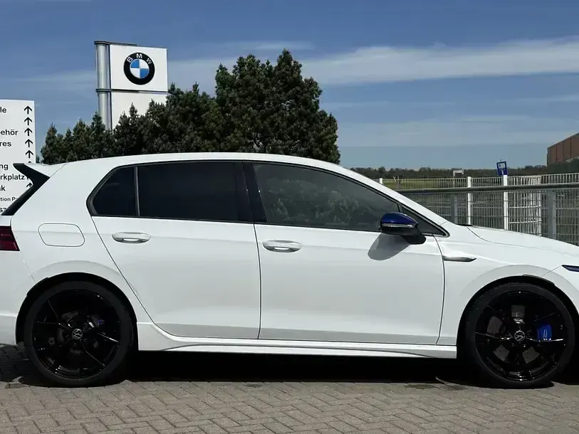 Gebraucht VW Golf VIII R 333 PS (244 kW) 2023 Weiss Limousine
