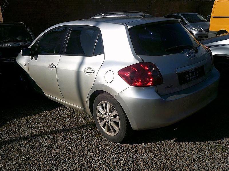 Gebraucht Toyota Auris 177 PS (130 kW) 2007 Gold Kleinwagen