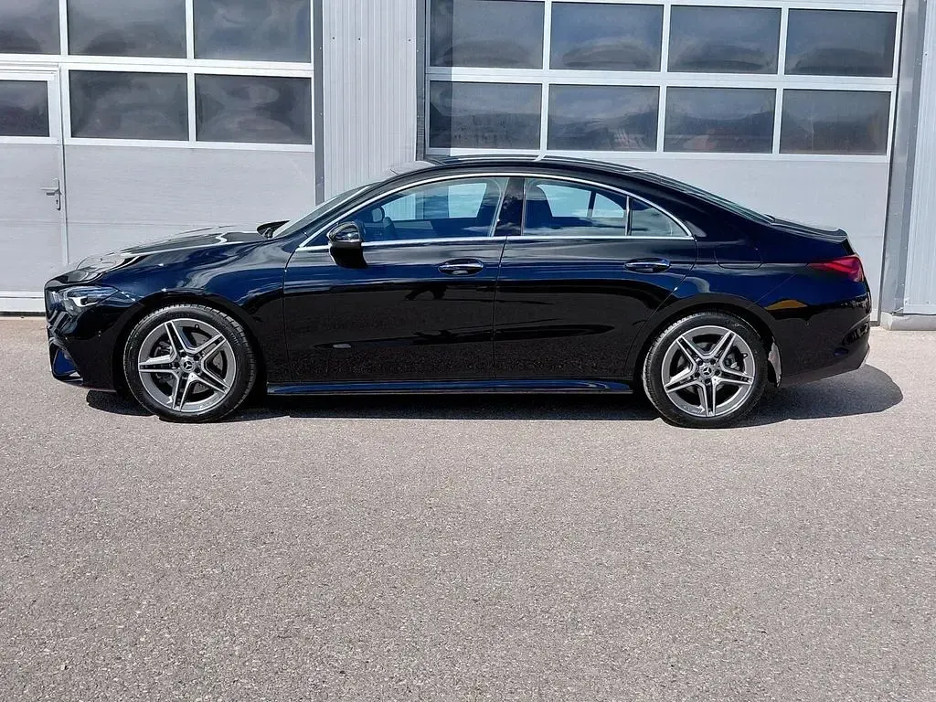 Gebraucht Mercedes CLA220 Premium 190 PS (139 kW) 2025 Schwarz Limousine