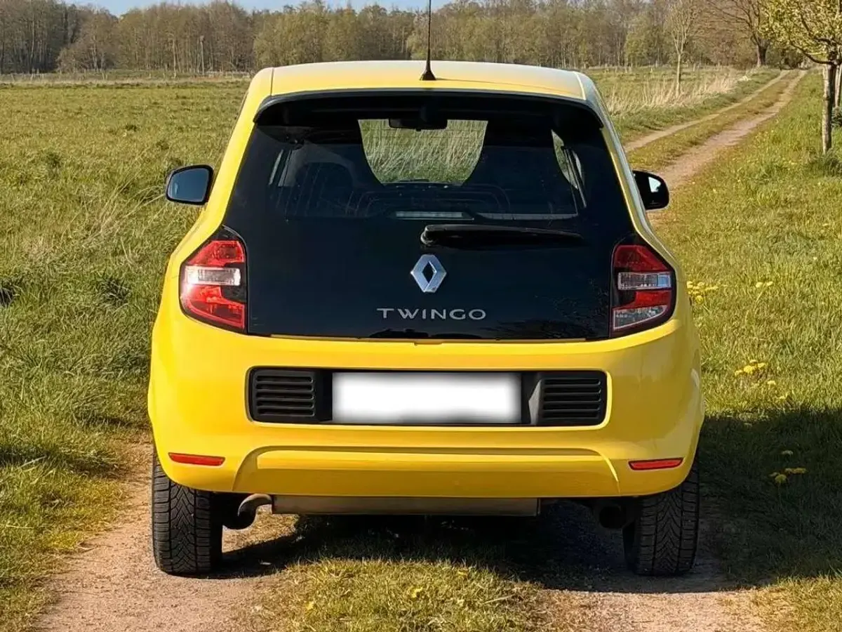 Gebraucht Renault Twingo Life 69 PS (50 kW) 2016 Gelb Kleinwagen