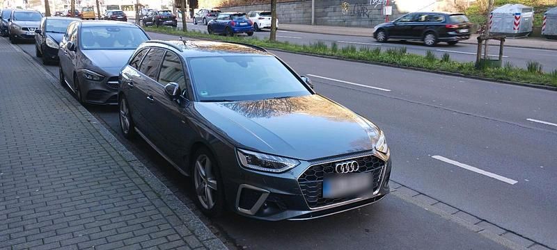 Gebraucht Audi A4 S-Line 204 PS (150 kW) 2023 Grau Kombi