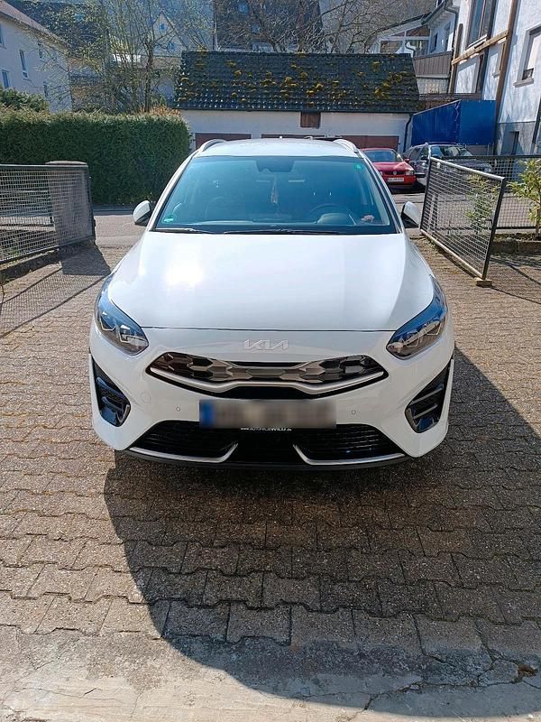 Weiß Gebraucht 2022 Kia Ceed 3 Kombi | 20.300 € (Guter Preis) - Bild 1/4