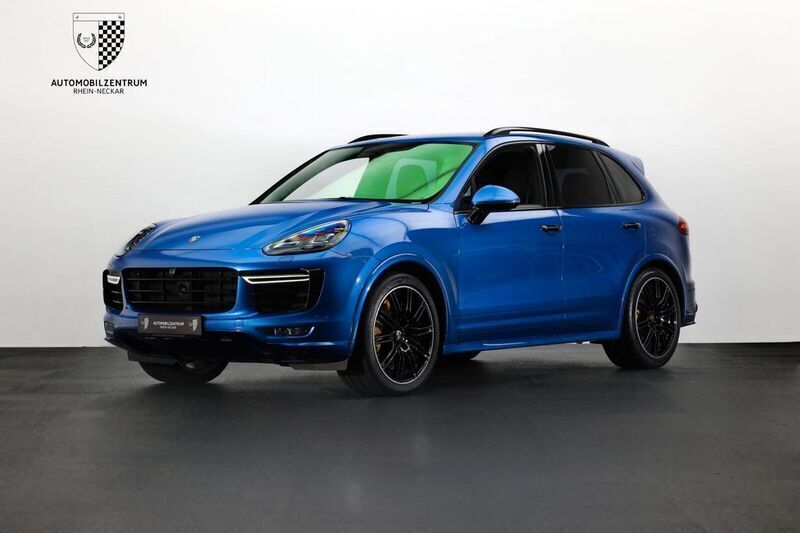 Blau Gebraucht 2016 Porsche Cayenne Turbo S Sport SUV | 64.900 € (Teuer) - Bild 1/4