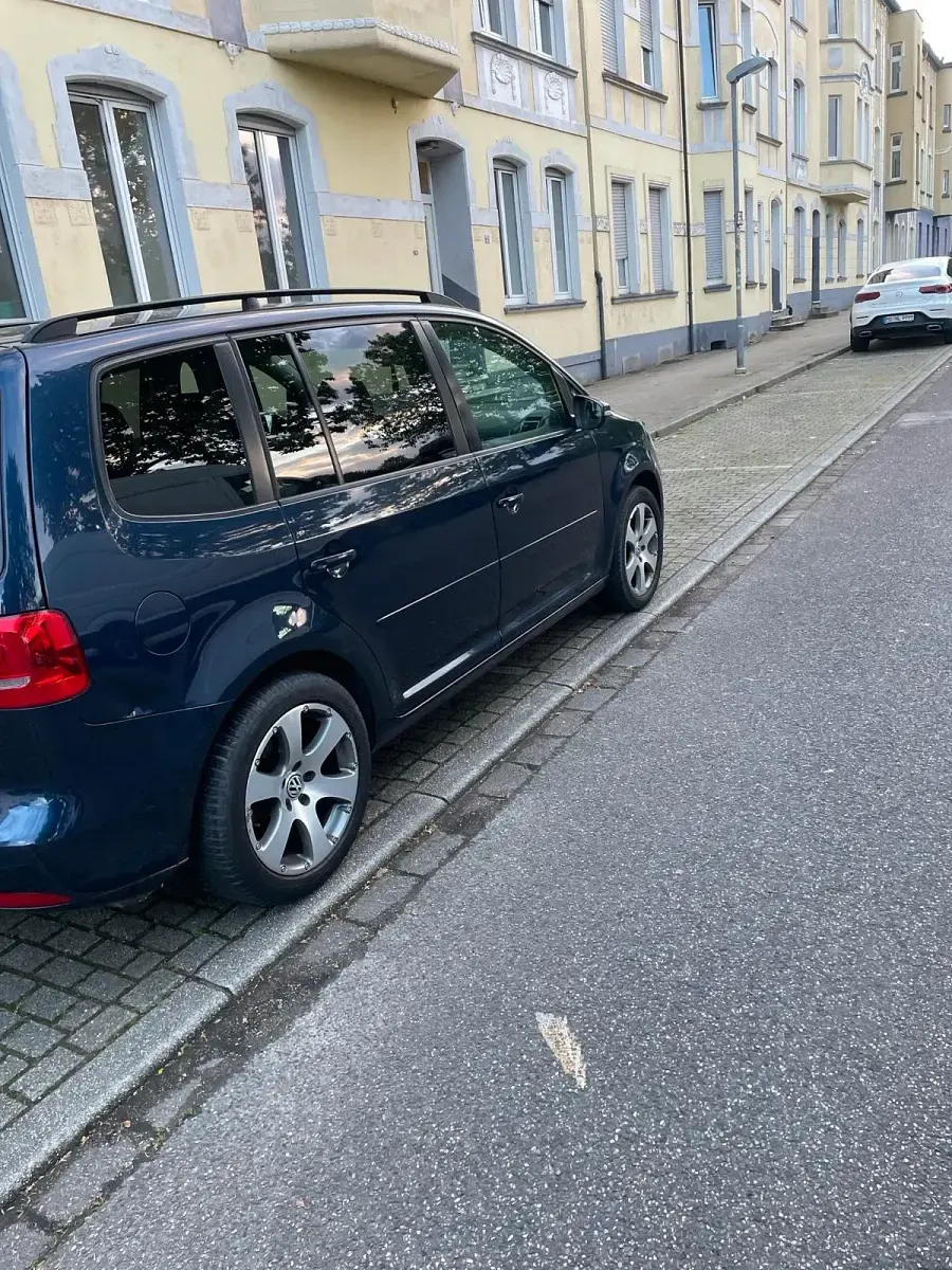 Gebraucht VW Touran 105 PS (77 kW) 2011 Blau Van / Kleinbus