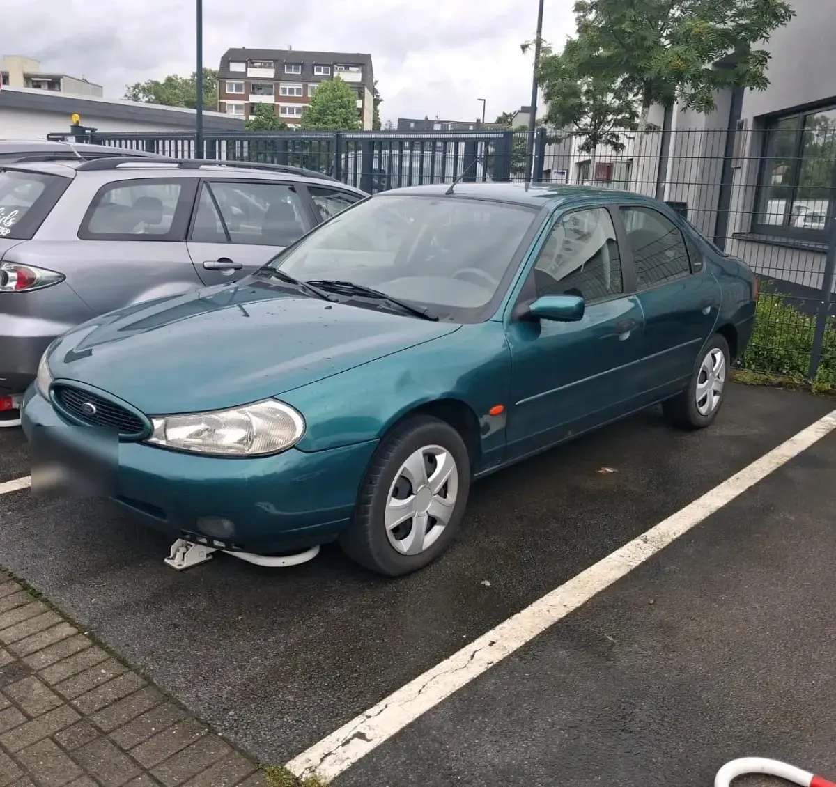 Gebraucht Ford Mondeo 95 PS (69 kW) 1999 Limousine