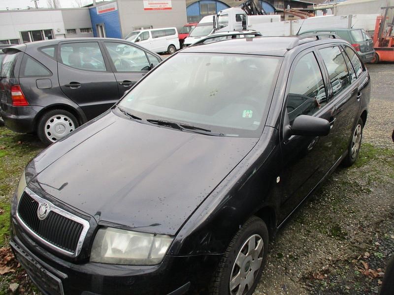 Schwarz Gebraucht 2007 Skoda Fabia Kombi | 2.350 € (Teuer) - Bild 1/4
