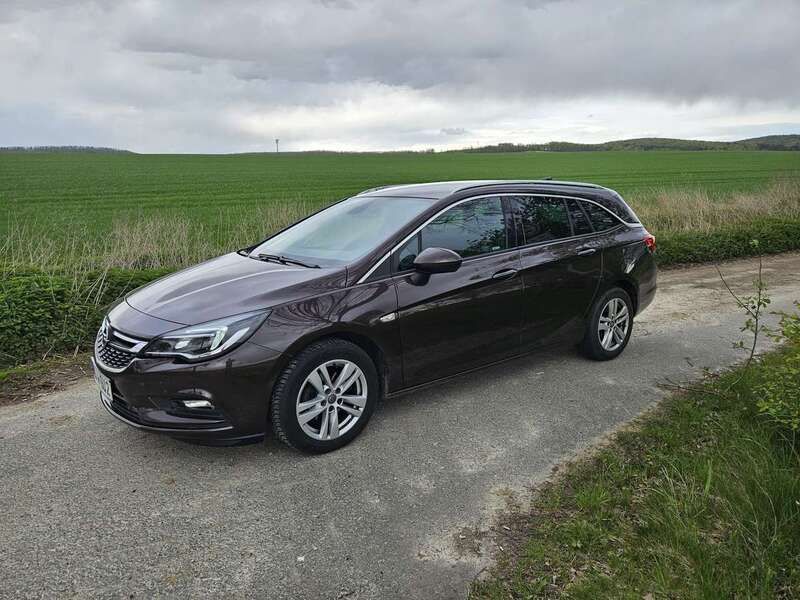 Braun Gebraucht 2016 Opel Astra Kombi | 7.455 € (Fairer Preis) - Bild 1/4