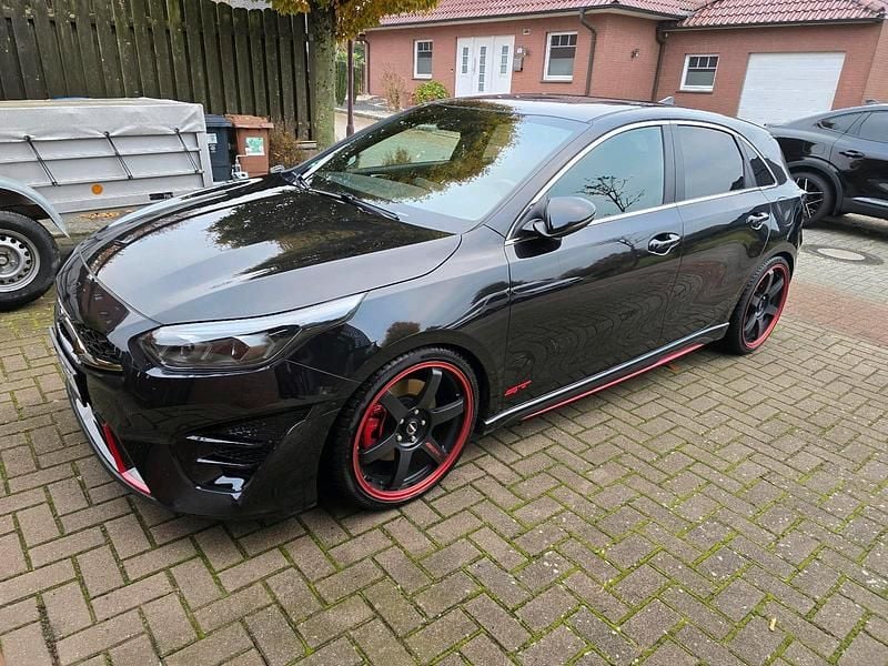 Schwarz Gebraucht 2024 Kia Ceed GT Limousine | 28.700 € (Guter Preis) - Bild 1/4