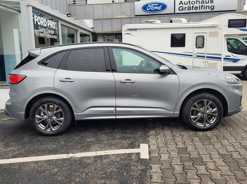 Usado Ford Kuga ST-Line 224 HP (164 kW) 2022 Cinzento SUV