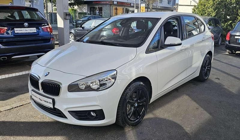 Alpinweiss iii Gebraucht 2017 BMW 216 Van / Kleinbus | 12.000 € (Fairer Preis) - Bild 1/4