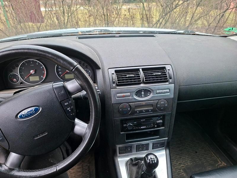 Gebraucht Ford Mondeo 107 PS (78 kW) 2004 Blau Limousine